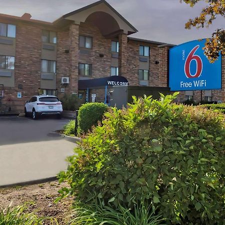 Motel 6-Milwaukee, Wi - Glendale Екстериор снимка