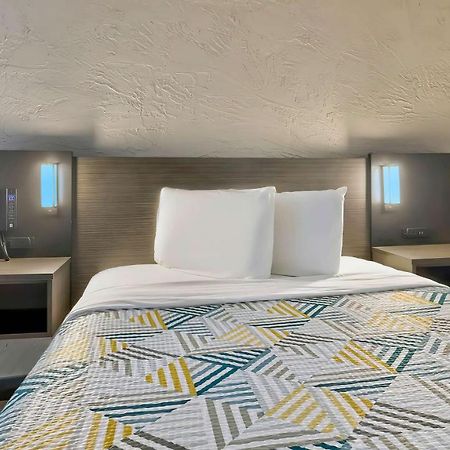 Motel 6-Milwaukee, Wi - Glendale Екстериор снимка