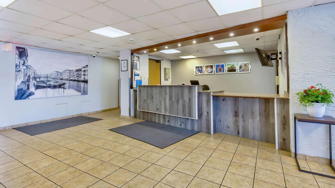 Motel 6-Milwaukee, Wi - Glendale Екстериор снимка