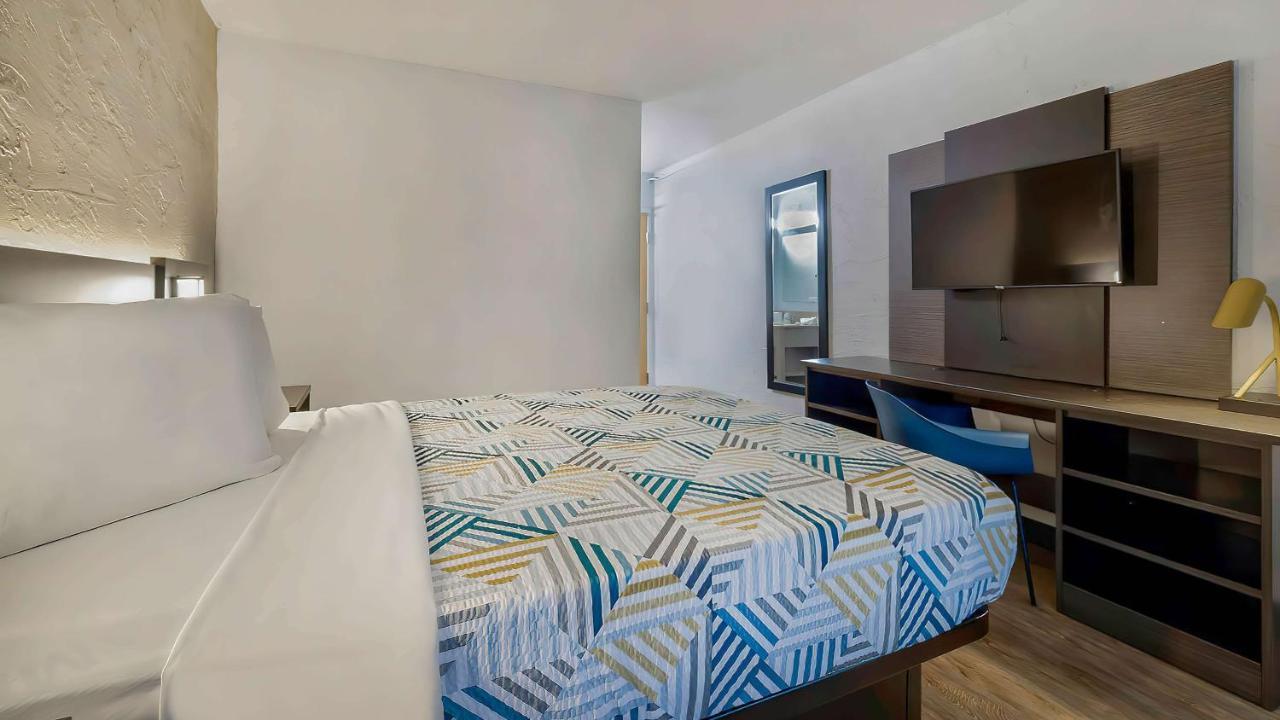 Motel 6-Milwaukee, Wi - Glendale Екстериор снимка