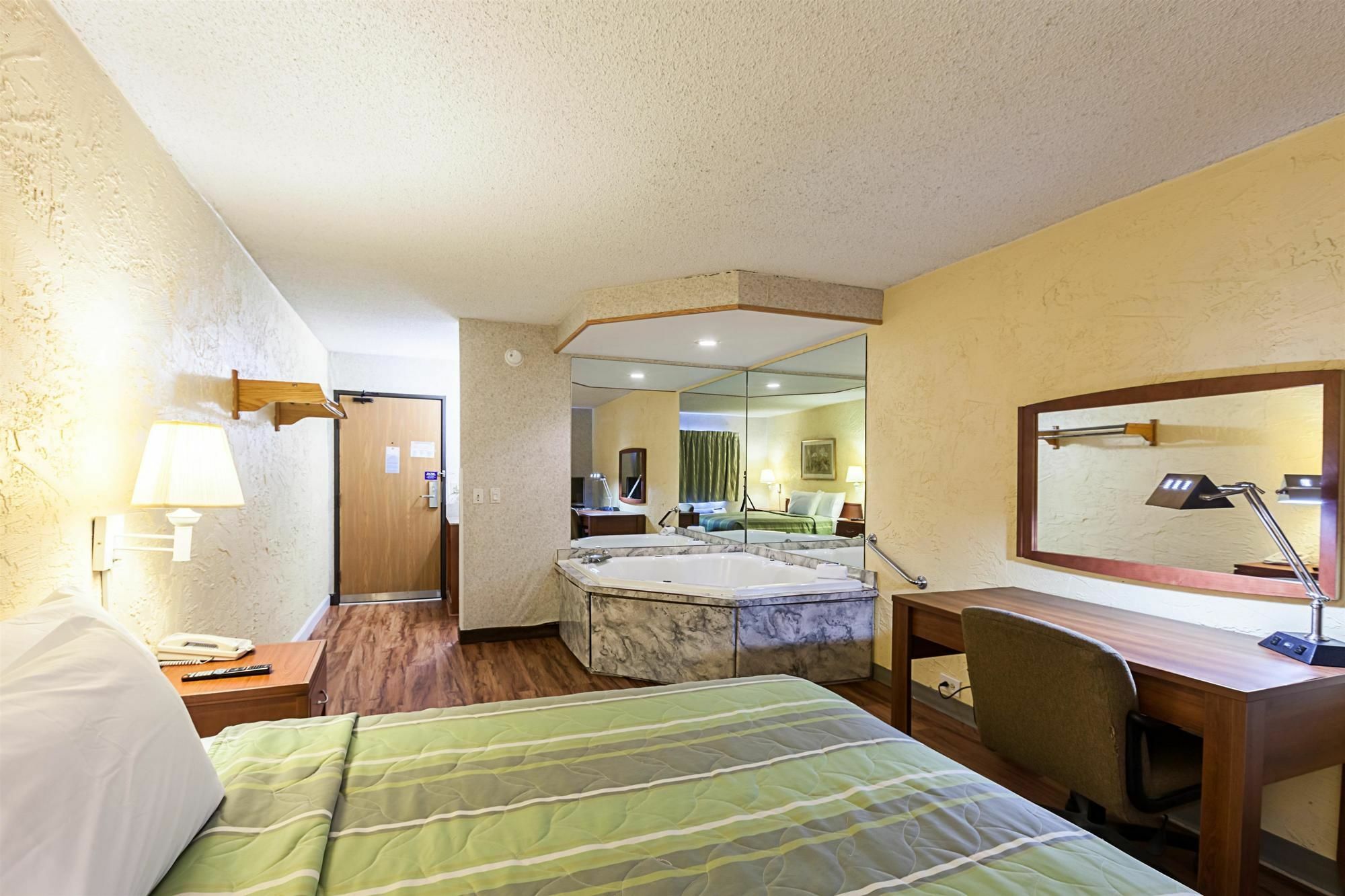 Motel 6-Milwaukee, Wi - Glendale Екстериор снимка