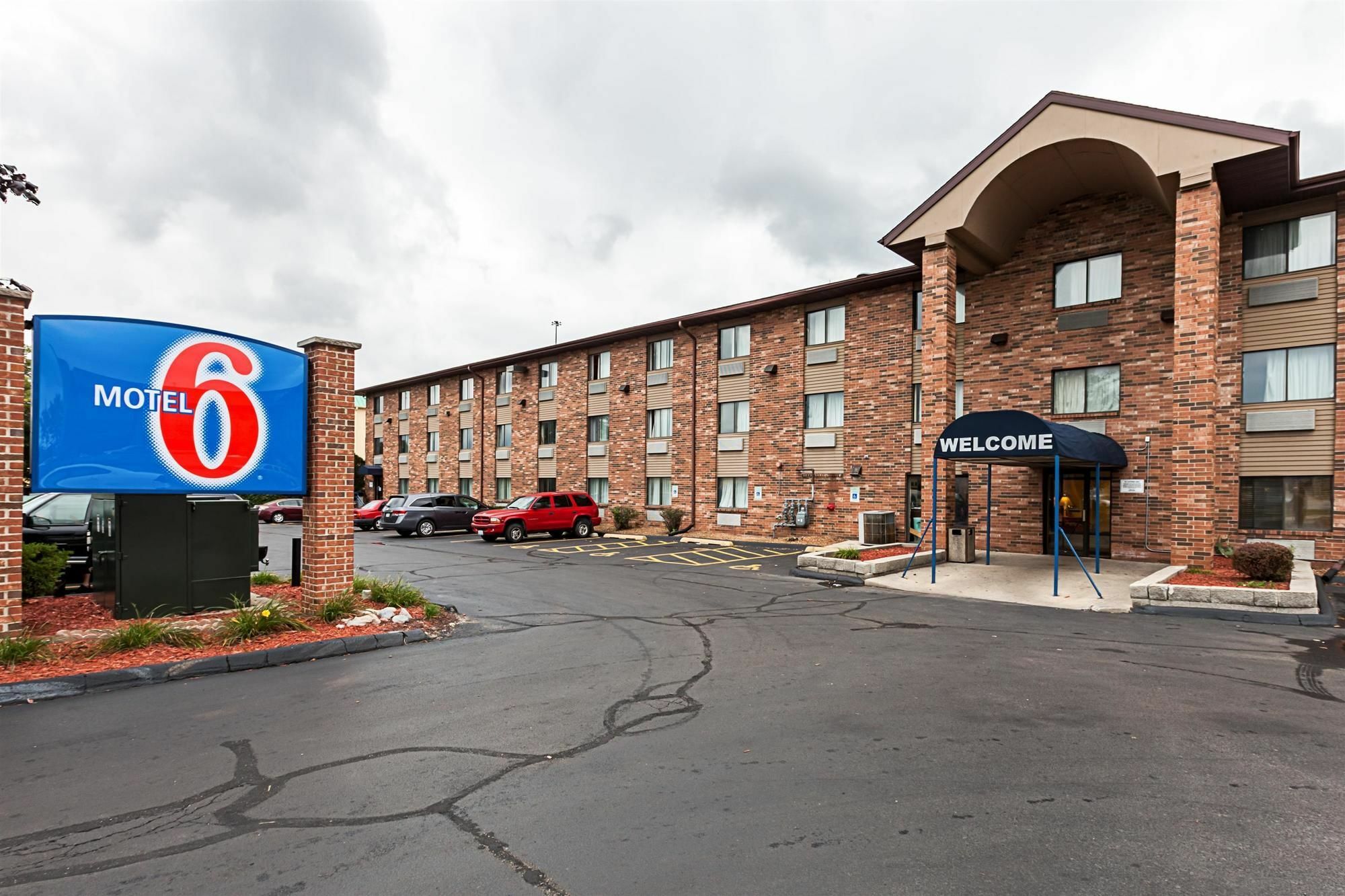 Motel 6-Milwaukee, Wi - Glendale Екстериор снимка