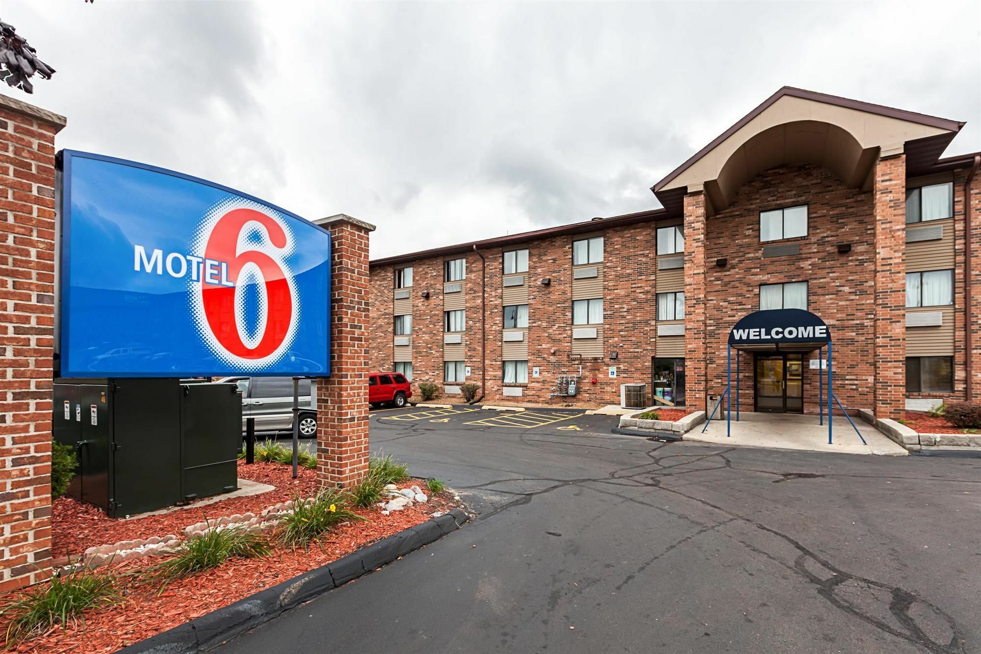Motel 6-Milwaukee, Wi - Glendale Екстериор снимка
