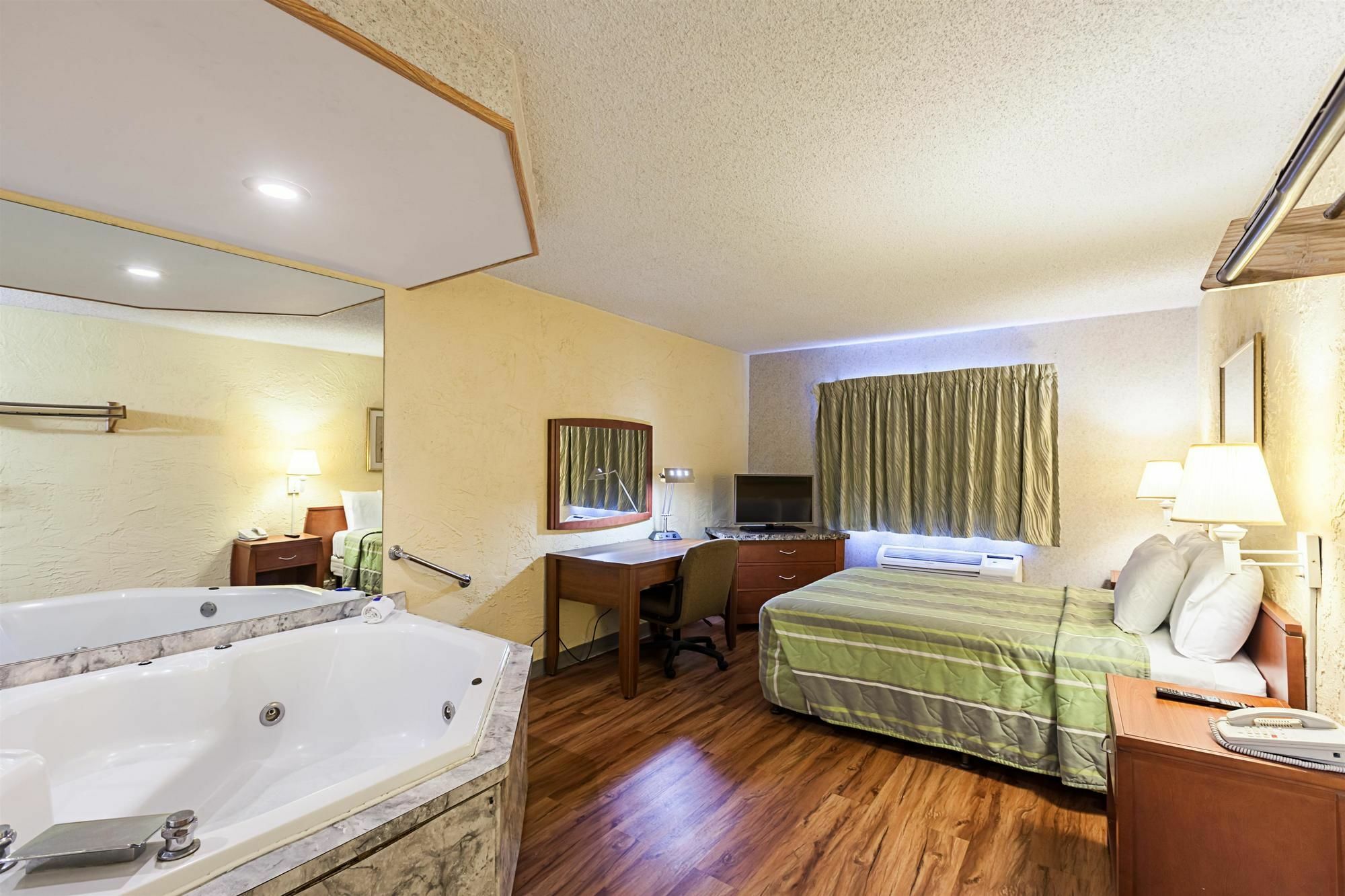 Motel 6-Milwaukee, Wi - Glendale Екстериор снимка
